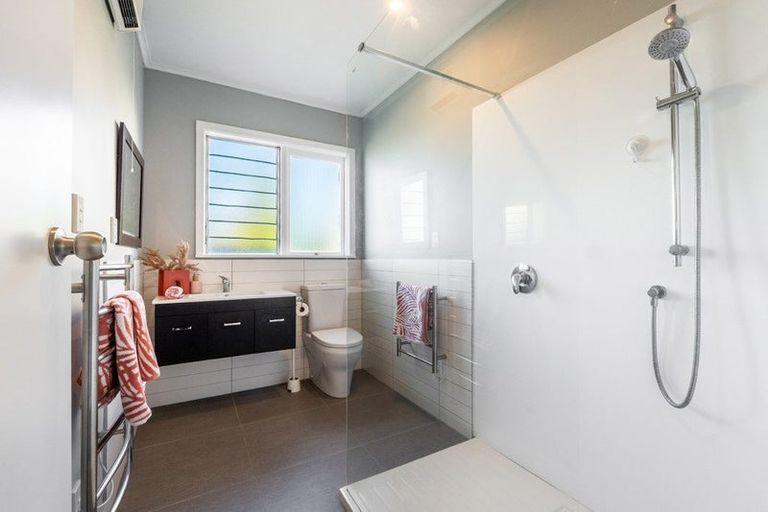 Photo of property in 21 Speedy Crescent, Hillcrest, Auckland, 0627