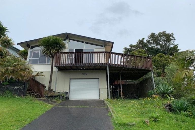 Photo of property in 16 Acacia Road, Torbay, Auckland, 0632