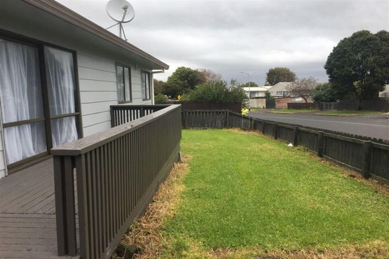 Photo of property in 1/15 Barneys Farm Road, Clendon Park, Auckland, 2103