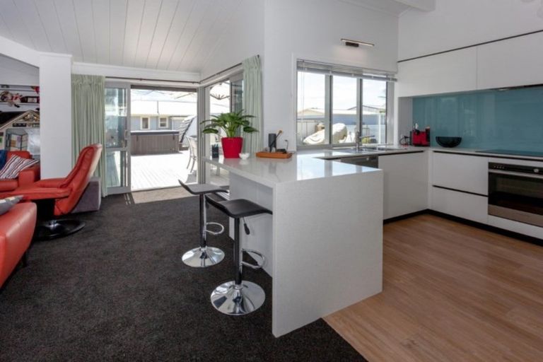 Photo of property in 100 Riverview Road, Whangamata, 3620