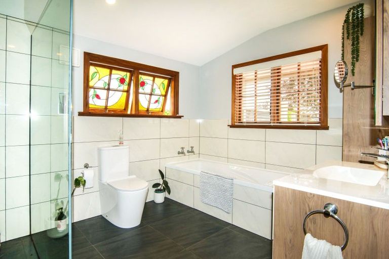 Photo of property in 6 Romilly Street, Westport, 7825