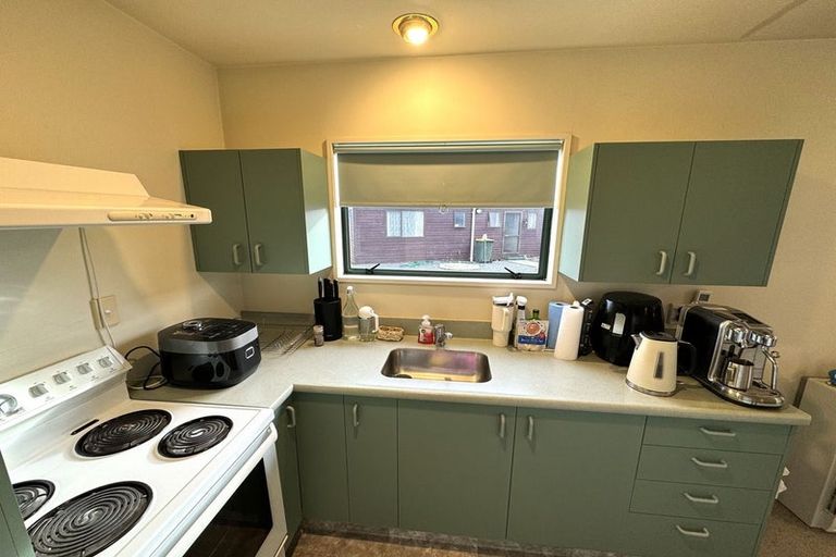 Photo of property in 50d Lanark Street, Balclutha, 9230