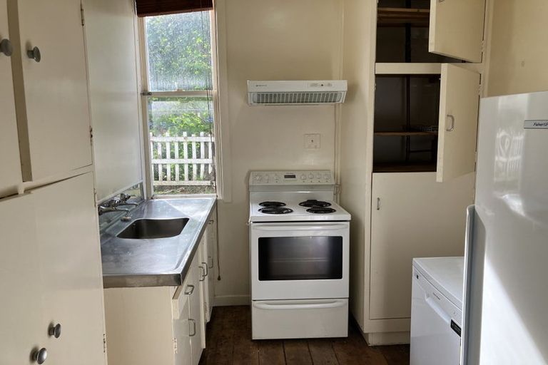 Photo of property in 2/25 Clifton Terrace, Kelburn, Wellington, 6012