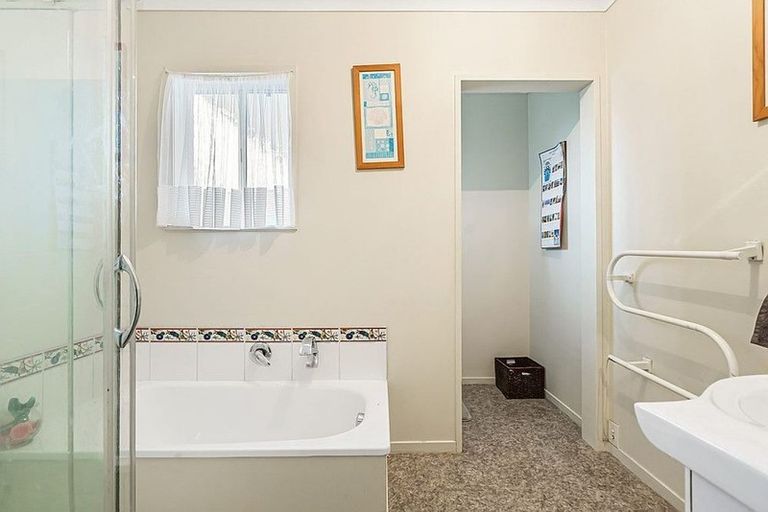 Photo of property in 75 Clark Road, Pahurehure, Papakura, 2113