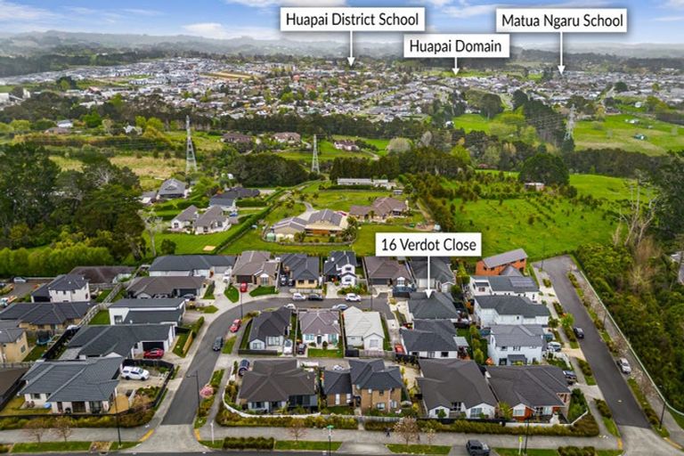Photo of property in 16 Verdot Close, Kumeu, 0810