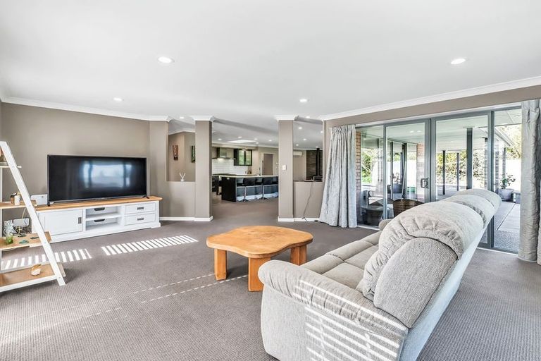 Photo of property in 4 Perrin Place, Darfield, 7510