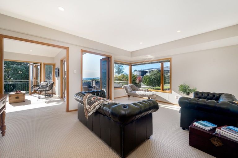 Photo of property in 8 Rangitoto View Road, Cockle Bay, Auckland, 2014