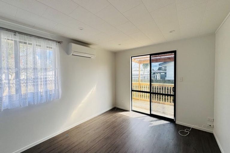 Photo of property in 47a Sutton Crescent, Papakura, 2110