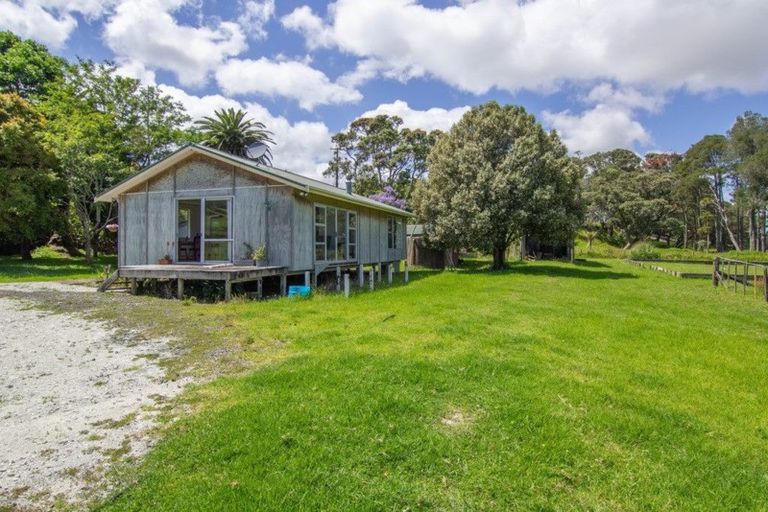 Photo of property in 3483 Kaipara Coast Highway, Glorit, Warkworth, 0984