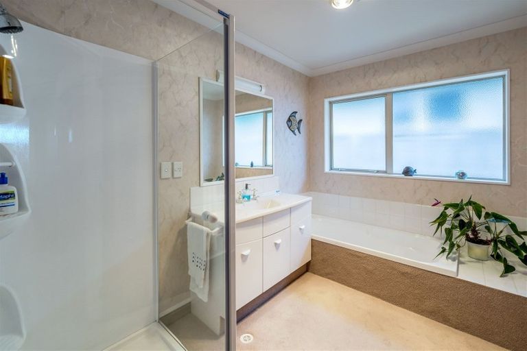 Photo of property in 80 Winchester Street, Levin, 5510