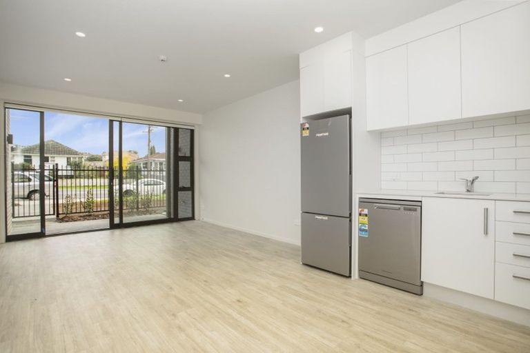 Photo of property in 103/165 Lake Road, Northcote, Auckland, 0627