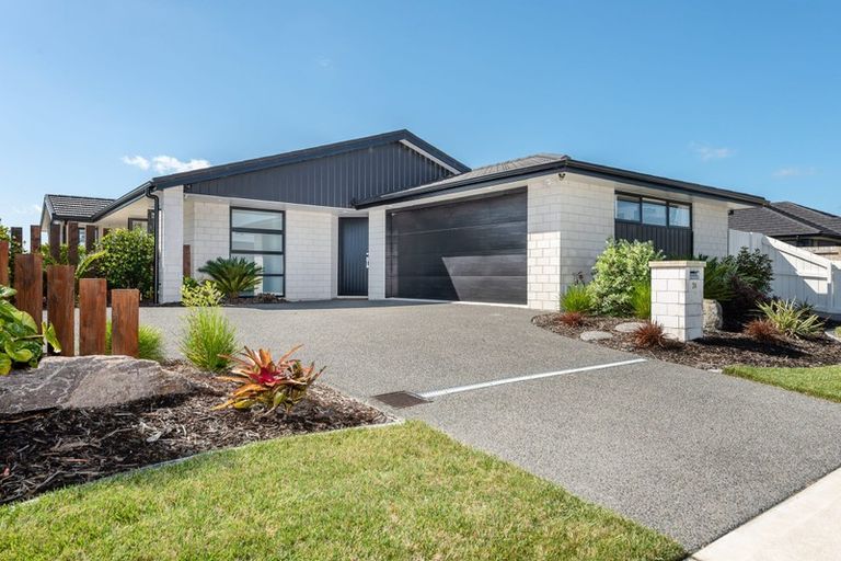 Photo of property in 24 Drabble Crescent, Papamoa Beach, Papamoa, 3118