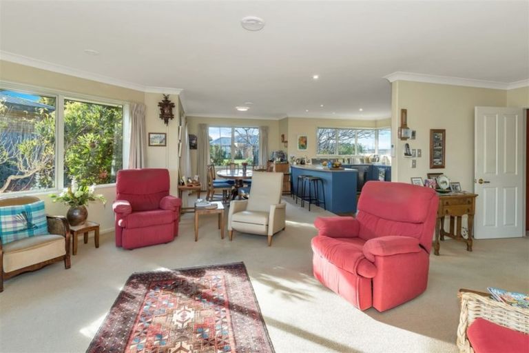 Photo of property in 16 Clifford Place, Amberley, 7410