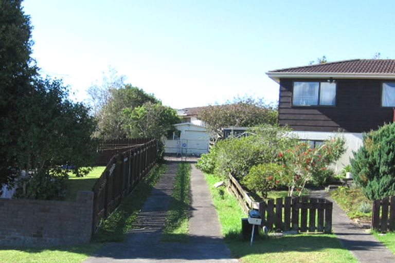 Photo of property in 18 Pahi Place, West Harbour, Auckland, 0618