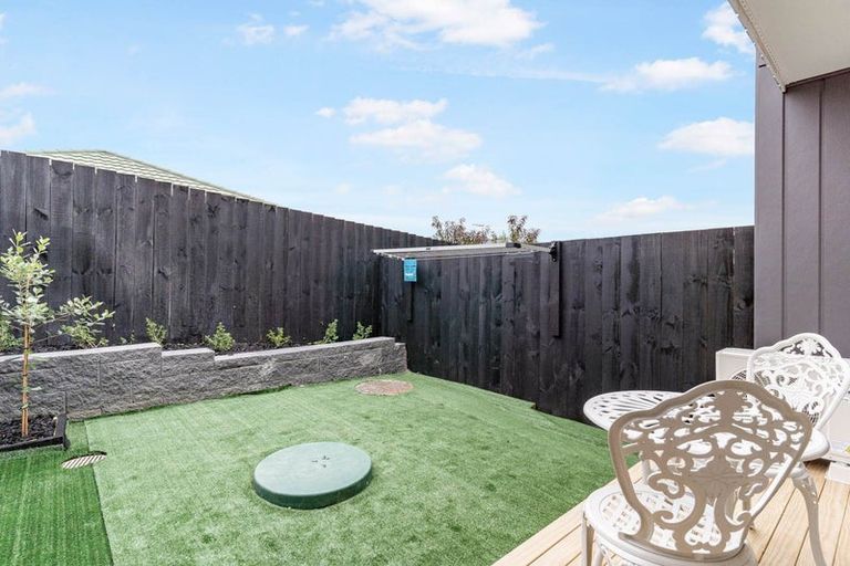 Photo of property in 24 Mili Way, Ranui, Auckland, 0612