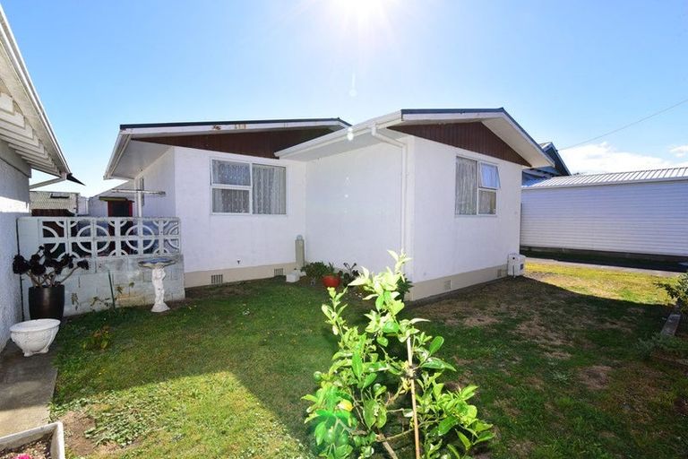 Photo of property in 4 Central Avenue, Gonville, Whanganui, 4501