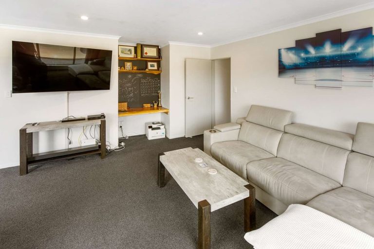 Photo of property in 21 Story Street, Foxton Beach, Foxton, 4815