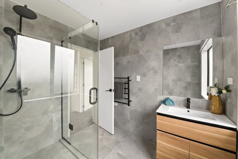 Photo of property in 38b Mcwhirters Farm Lane, Massey, Auckland, 0614