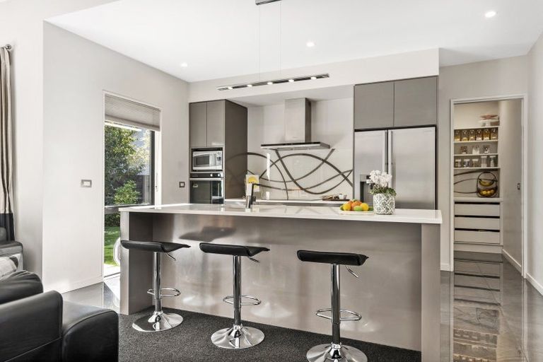 Photo of property in 10 Glen Bridge Lane, Harewood, Christchurch, 8051