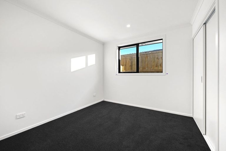 Photo of property in 56 Waruhia Crescent, Rototuna North, 3281