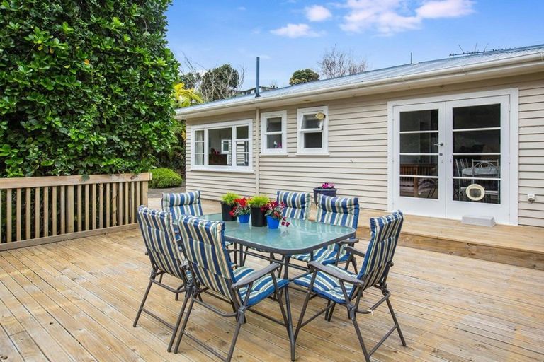 Photo of property in 17 Kiriwai Road, Paremata, Porirua, 5024