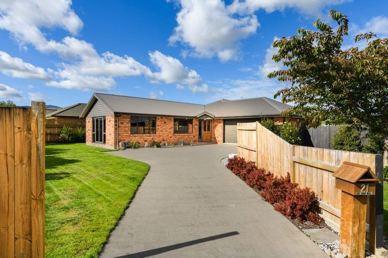Photo of property in 21 Millbrook Place, Ashhurst, 4810