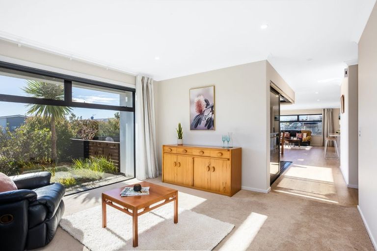 Photo of property in 3 Grace Cove, Aotea, Porirua, 5024