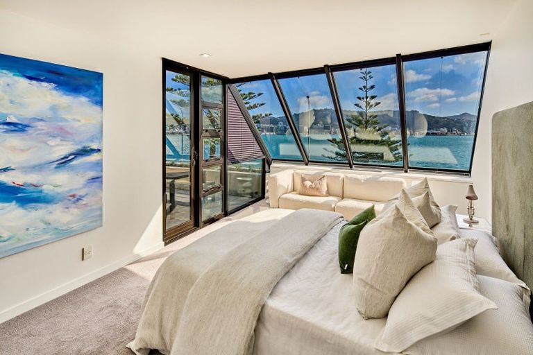 Photo of property in 2/326 Oriental Parade, Oriental Bay, Wellington, 6011