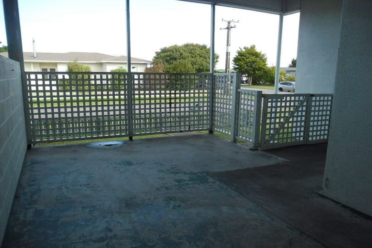 Photo of property in 2/50 Exeter Crescent, Pirimai, Napier, 4112