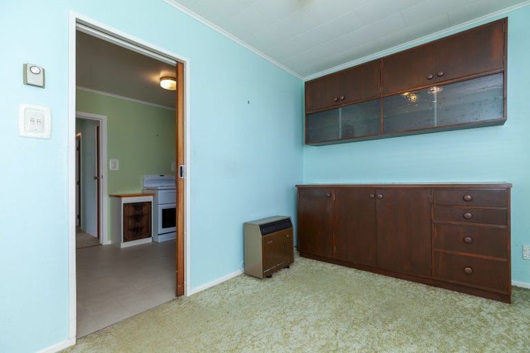 Photo of property in 30a Rewarewa Crescent, Waikanae, 5036