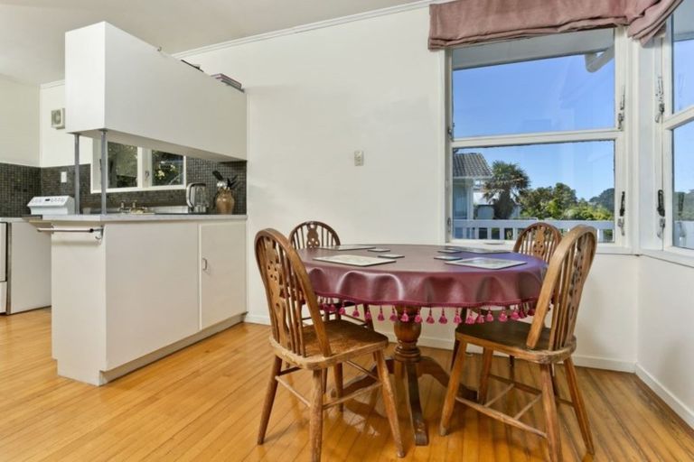 Photo of property in 43 Juniper Road, Sunnynook, Auckland, 0620