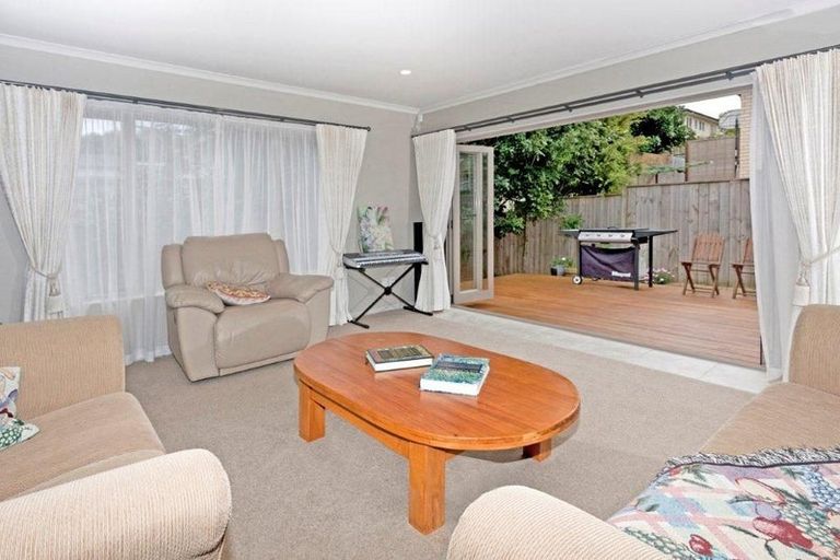 Photo of property in 29d Paparoa Road, Cockle Bay, Auckland, 2014