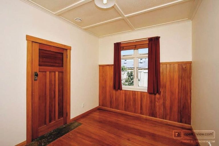 Photo of property in 194 Tukapa Street, Westown, New Plymouth, 4310