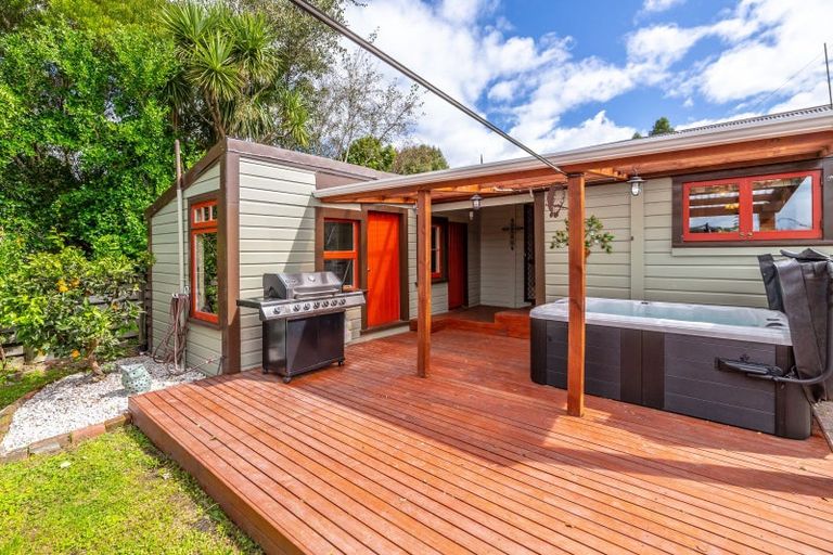 Photo of property in 11 Waite Street, Featherston, 5710