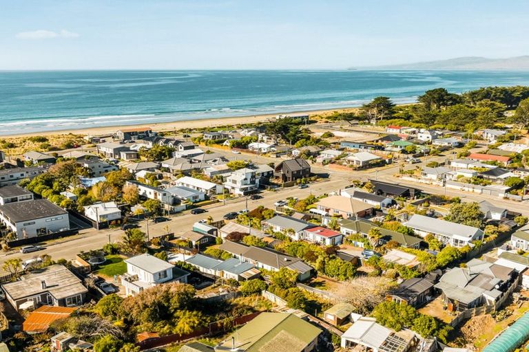 Photo of property in 16 Tonks Street, North New Brighton, Christchurch, 8083