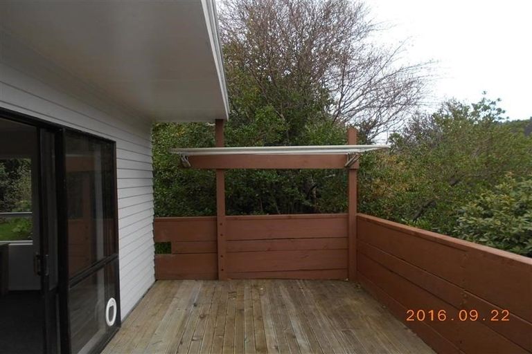 Photo of property in 13b Florio Terrace, Tawa, Wellington, 5028