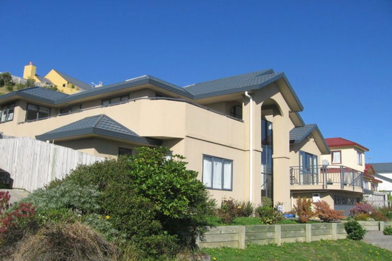 Photo of property in 109 Woodman Drive, Tawa, Wellington, 5028