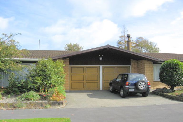 Photo of property in 2/1 Guinness Crescent, Ilam, Christchurch, 8041