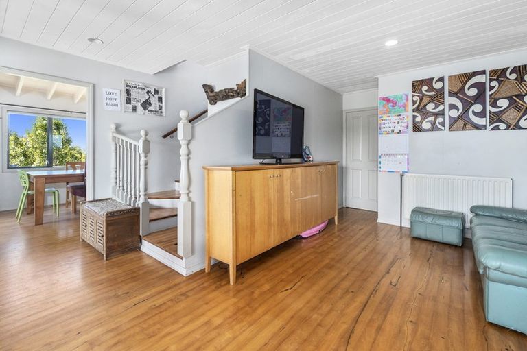 Photo of property in 166 Opanuku Road, Henderson Valley, Auckland, 0612