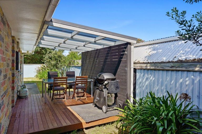 Photo of property in 44 Toi Street, Otaki Beach, Otaki, 5512