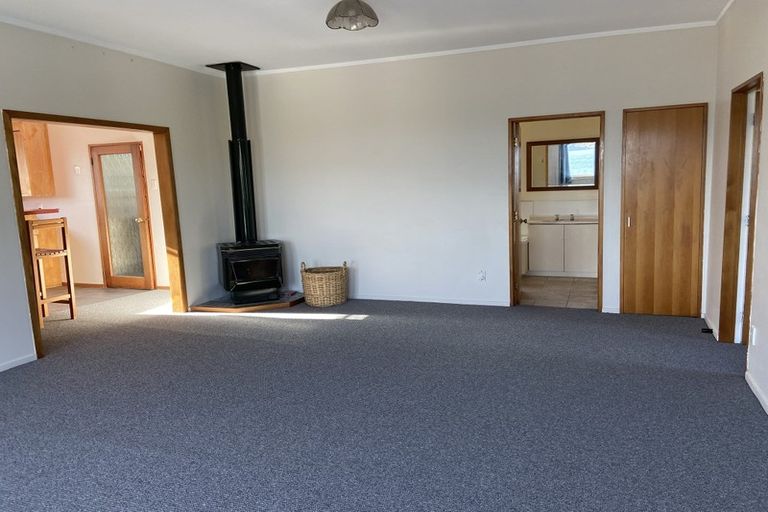 Photo of property in 18 Dickson Street, Macandrew Bay, Dunedin, 9014