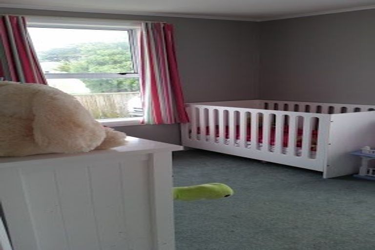 Photo of property in 21 Whanga Crescent, Titahi Bay, Porirua, 5022