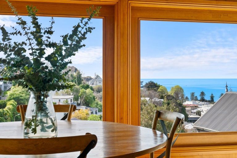 Photo of property in 18 Sealy Road, Bluff Hill, Napier, 4110