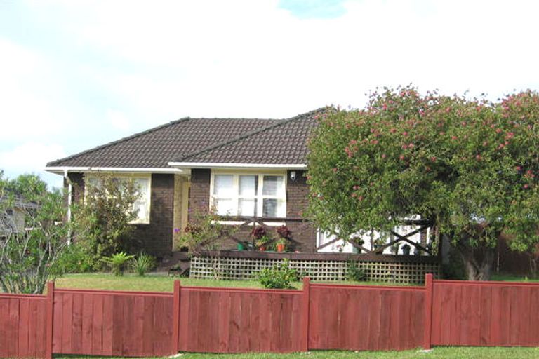 Photo of property in 5 Glen Marine Parade, Glendene, Auckland, 0602