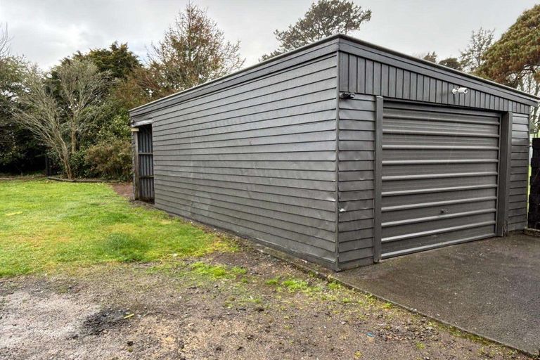 Photo of property in 222 Bridge Street, Eltham, 4322