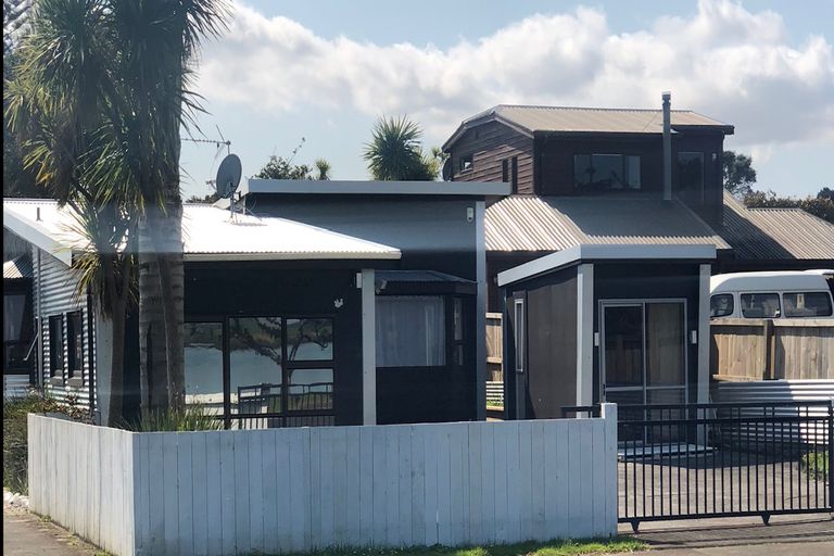 Photo of property in 1/23 Roys Road, Weymouth, Auckland, 2103