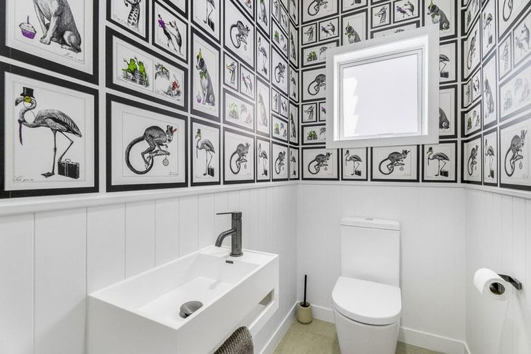 Photo of property in 6 Dorchester Place, Orewa, 0931