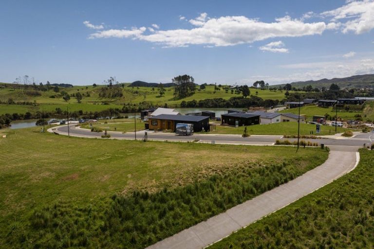 Photo of property in 90 Omahina Street, Raglan, 3225