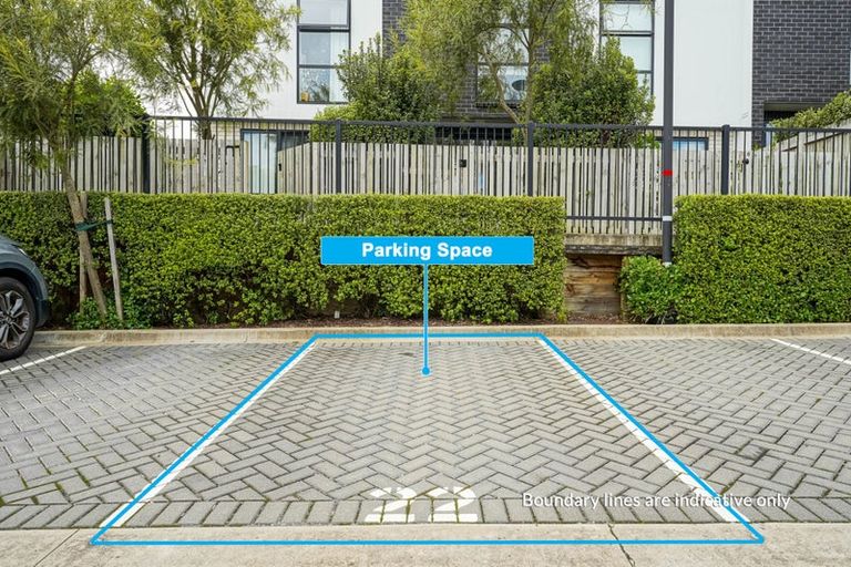 Photo of property in 22 Tokai Place, Glen Eden, 0602