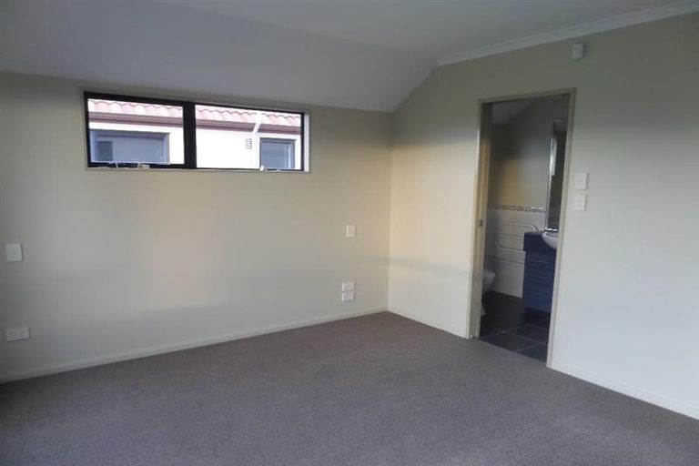 Photo of property in 2/25 Kellaway Drive, East Tamaki, Auckland, 2013